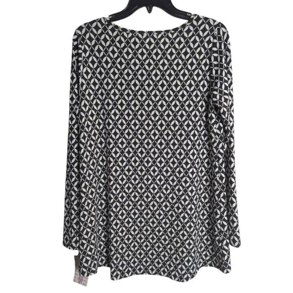 LuLaRoe Lynnae Black & White Geometric Graphic Long Sleeve Swing Tunic Top M - Picture 2 of 4